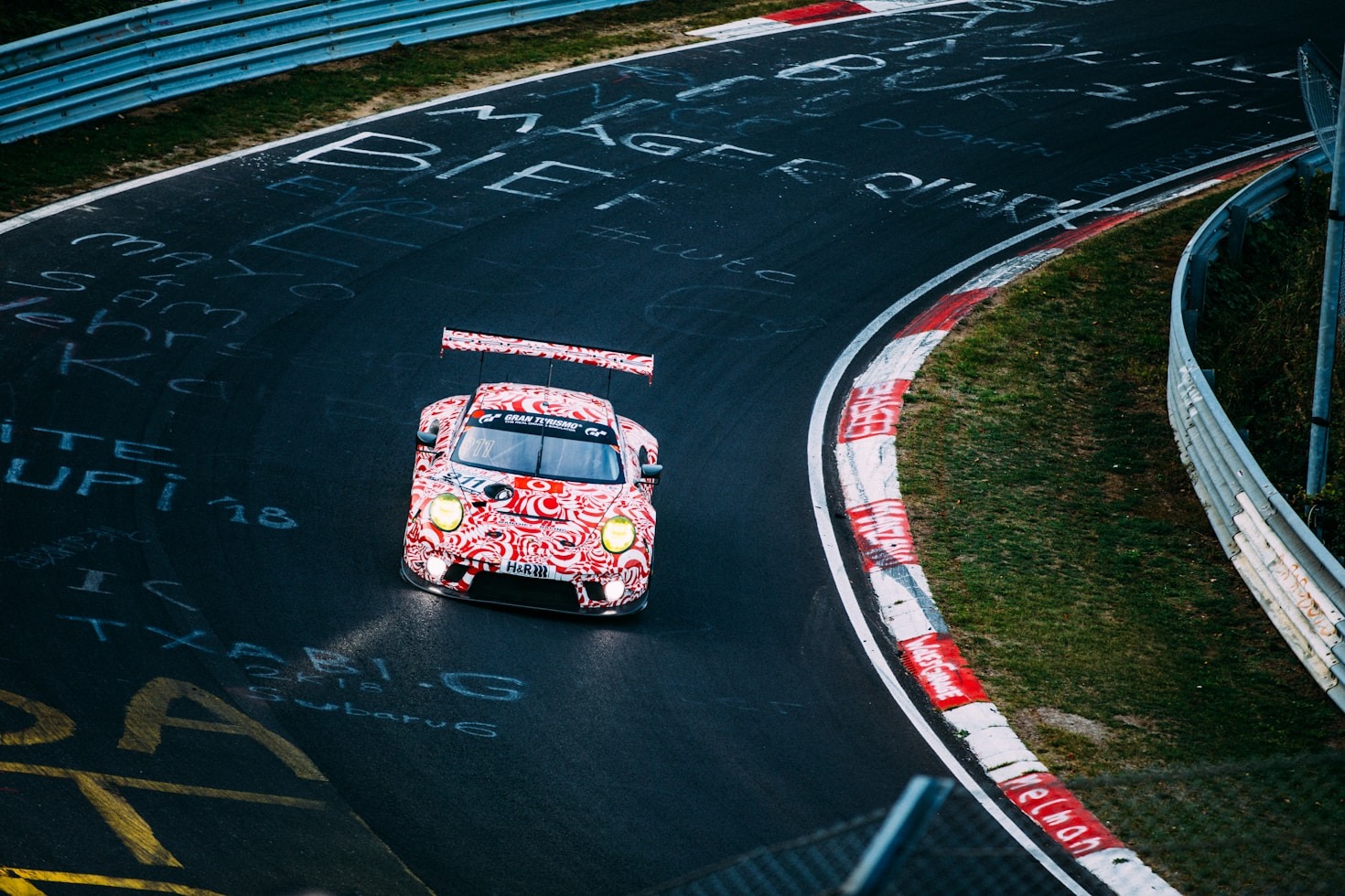 Wie Streetwear deinen Motorsport-Stil ergänzt